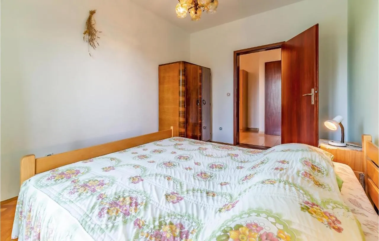 Gorgeous Apartment In Medulin With Kitchen Croatia