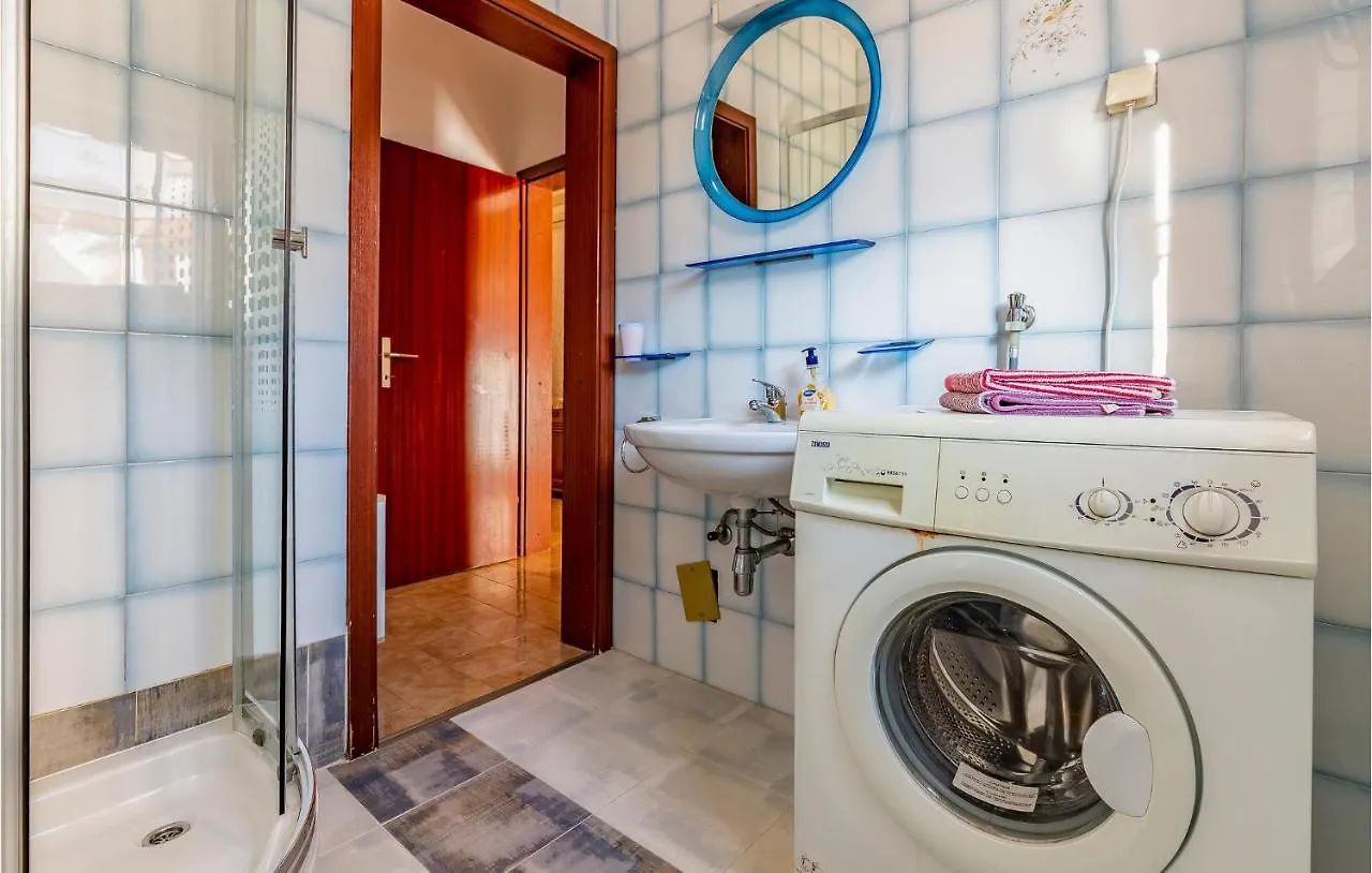 Gorgeous Apartment In Medulin With Kitchen